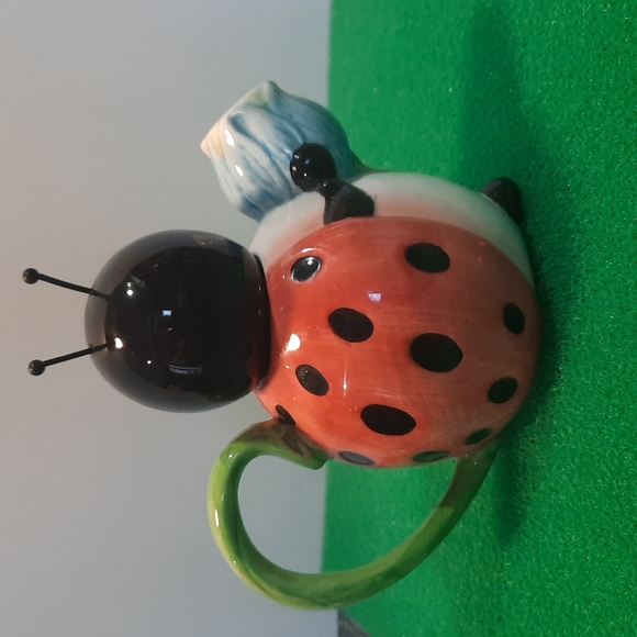 Decorative ladybug creamer - Picture 4 of 10